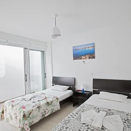 Neue Ferienvilla Fuer 10 Personen Holiday home Protaras